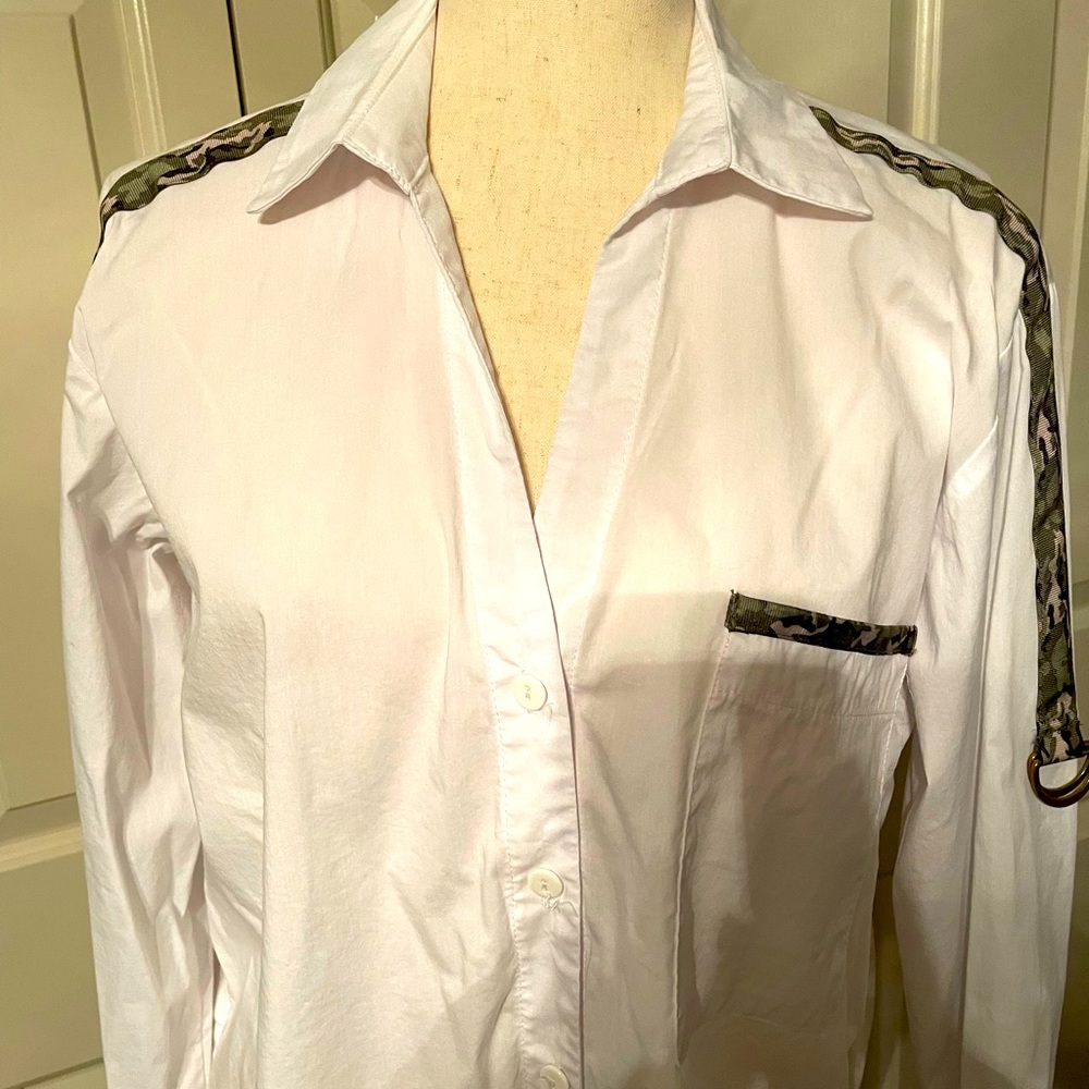 Jeff Gallano Blouse with camouflage trip
